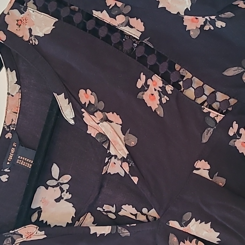 🔶️5 for $30🔶️ Black Boho Floral Crochet Neckline Balloon Long Sleeve Dress - Picture 3 of 6